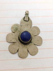 KL1----GÜMÜŞ RENGİ OTANTİK EL YAPIMI METAL KOLYE UCU