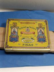 K82------KYRIAZI FRERES FINAS TENEKE MISIR SİGARA KUTUSU