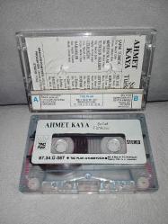 Kaset Ahmet Kaya Şafak türküsü albümü. Orijinal.1987 Taç plak dönem Kağıt Baskı. Sorunsuz çalışıyor. Temiz koleksiyonluk