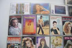 27 ADET KASET LOTU HEPSİDE GÖNDERILECEKTİR KAÇIRAN PİŞMAN OLUR HEPSİDE DEĞERLİ  DETAYLAR ACIKLAMADA (BÜYÜK RAF-AAA