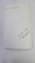 NURİ SESİGÜZEL'İN ORİJİNAL 2'Lİ FOTOĞRAF SETİ  - 18 x 12 cm EBADINDA  - NURİ SESİGÜZEL, DENİZDE YÜZERKEN ve SANDALA TUTUNUP KADRAJA POZ VERİRKEN ÇEKİLMİŞ 2 FARKLI KARE