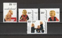 1972 HOLLANDA ÇOCUK BAKIMI TAM SERİ MNH (Katalog: 216 tl.)