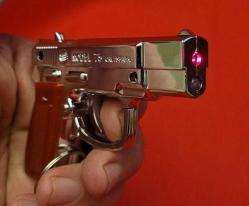 LAZERLİ FENERLİ METAL TABANCA MASKOT. SIFIR. KULLANILMAMIŞ.