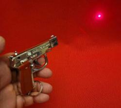 LAZERLİ FENERLİ METAL TABANCA MASKOT. SIFIR. KULLANILMAMIŞ.