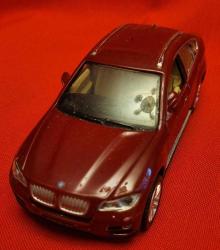 GÜZEL BİR MODEL ARABA. BAGAJ KAPAĞI EKSİK.