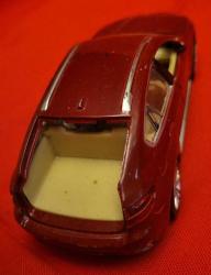 GÜZEL BİR MODEL ARABA. BAGAJ KAPAĞI EKSİK.