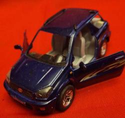 DAĞILAN KOLEKSİYONDAN MODEL ARAÇ. FOTOLARDAKİ.