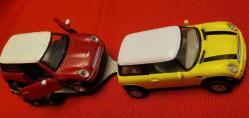 ÇOK GÜZEL METAL 2 ADET MİNİ COOPER MODEL ARABA. KOLEKSİYONLUK.