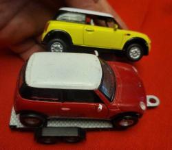 ÇOK GÜZEL METAL 2 ADET MİNİ COOPER MODEL ARABA. KOLEKSİYONLUK.