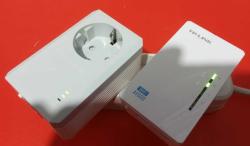 TP-LINK AV500 500 Mbps Powerline Adaptör ( WİFİ ve Kablolu İnternet çoğaltıcı KİT , Sorunsuz, İkinci El)