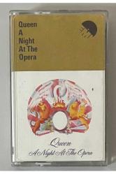 Queen A Night At The Opera Kaset (Orjinal Dönem Kağıt Baskı)