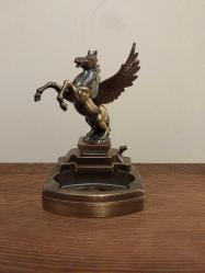 Unicorn At Çakmak ve Kültablası