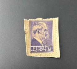 Türk Pulu - Turkish Stamp -  Mektup Zarfından Kesilmiş / Postadan Geçmiş Pul Filateli -  DAMGALI - İSMET İNÖNÜ TEMALI PUL, 9 KURUŞ - Türkiye Cumhuriyeti - NOSTALJİK DOĞUM GÜNÜ HEDİYESİ