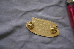 VİNTAGE  LİONS  İNTERNATİONAL ROZET-BROŞ-MADALYA  DETAYLAR RESIMLERDE (KİTAP RAF TENEKE KUTU 33