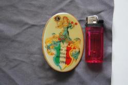 VİNTAGE  LİONS  İNTERNATİONAL ROZET-BROŞ-MADALYA  DETAYLAR RESIMLERDE (KİTAP RAF TENEKE KUTU 36