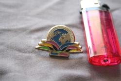 VİNTAGE  LİONS  İNTERNATİONAL ROZET-BROŞ-MADALYA  DETAYLAR RESIMLERDE (ÇİFT RAF PLASTIK KUTU 5