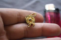 VİNTAGE  LİONS  İNTERNATİONAL ROZET-BROŞ-MADALYA  DETAYLAR RESIMLERDE (ÇİFT RAF PLASTIK KUTU 8