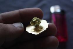 VİNTAGE  LİONS  İNTERNATİONAL ROZET-BROŞ-MADALYA  DETAYLAR RESIMLERDE (ÇİFT RAF PLASTIK KUTU 9