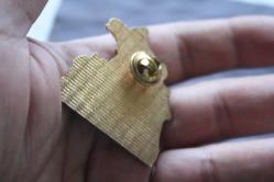 VİNTAGE  LİONS  İNTERNATİONAL ROZET-BROŞ-MADALYA  DETAYLAR RESIMLERDE (ÇİFT RAF PLASTIK KUTU 12