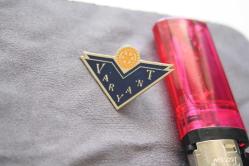 VİNTAGE  Rotary International ROZET-BROŞ-MADALYA  DETAYLAR RESIMLERDE (ÇİFT RAF PLASTIK KUTU  10