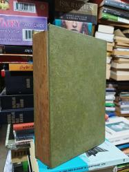 Beyazlı Kadın / Ciltli