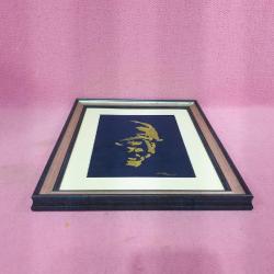 İPEK KADİFE ÜZERİNE EL İŞİ ALTIN YALDIZLA YAPILMIŞ İMZALI ATATÜRK PORTRE RESİM