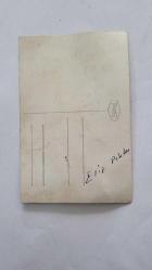 ELİF PEKTAŞ'IN ORİJİNAL FOTOĞRAFI  - 13,5 x 9 cm EBADINDA  - ELİF PEKTAŞ, DENİZ KENARINDA POZ VERİRKEN ÇEKİLMİŞ BİR KARE (AÇIKLAMAYI OKUYUNUZ)