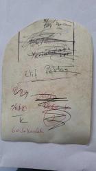 ELİF PEKTAŞ'IN ORİJİNAL FOTOĞRAFI  - 16 x 12 cm EBADINDA  - ELİF PEKTAŞ, KADRAJA POZ VERİRKEN ÇEKİLMİŞ BİR KARE (AÇIKLAMAYI OKUYUNUZ)