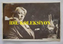 ELİF PEKTAŞ'IN ORİJİNAL FOTOĞRAFI  - 18 x 12 cm EBADINDA  - ELİF PEKTAŞ, KADRAJA VERİRKEN ÇEKİLMİŞ BİR KARE (AÇIKLAMAYI OKUYUNUZ)