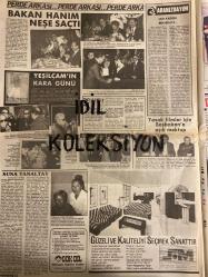 HAFTANIN SESİ GAZETESİ - DOĞUM GÜNÜ HEDİYESİ (TURKİSH - NEWSPAPER) - 26 ŞUBAT 1988 - SAYI : 9 - TAM TAKIM 12 SAYFADIR -Sibel Can-İbrahim Tatlıses-Mete Küçükberber-Yahya Kemal Beyatlı-Mustafa Topaloğlu-Havva Kopan-Erol Atar-Dursun Karadağ-Deniz Akbulut-Shirley MacLaine-Melih Kibar-İstvan Lee-Ossy-Ergun Turgut-Gülşen Bubikoğlu-Necla Nazır-Ayşegül Ünsal-Mahmut Cevher-Yaprak Özdemiroğlu-Noyan Barlas-Sahir Özer-Ceylan-Asım Ekren-Kemal Dilbaz-Bedrettin Dalan-Güngör Bayrak-Melih Gülgen-Turgut Özal-Agah Özgüç-Galip Sayır-Bülent Ersoy-Yeşim Gazeteci-Nazan Hacıoğlu-Suzer-Mustafa Pakdil-Selim Esen-Müjdat Gezen-Sema Hanım-Seyhan Tütüncü-Belkıs Akkale-Zafer Dalgıç-Sıtkı Acım-Nejat Bayramoğlu-Adalet Bakanı Oltan Sungurlu-Asu Hancı-Seda Sayan-Sezen Aksu-Kerim Evren-Metin Akpınar-Tapçak Plakçılık-İbrahim Tatlıses-Semih Erciler-Nerena Sadıvaroğlu-Cihan Şütçüoğlu-Rahmi Saltuk-Meral Sezgin-İlhan İrem-Reşit Refia-Mazhar Alanson-Fuat Özkan-Özkan Uğur-Emel Erdal-Canan Kumbaracıbaşı-Engin Engin-Kadir İnanır-