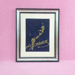 İPEK KADİFE ÜZERİNE EL İŞİ ALTIN YALDIZLA YAPILMIŞ İMZALI ATATÜRK PORTRE RESİM 2