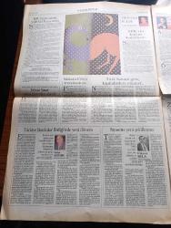 Pazar Postası Gazetesi - Turkish Newspaper - 10 Aralık 1994 - Sayı 51 - Mesut Yılmaz ne kadar demokrat yazan Cengiz Kuşçuoğlu  - kemalizm mi demokrasi mi yazan Ömer Servet - Liberalizm ve eşitlik yazan Taha Akyol - Türkiye bankalar birliği'nde yeni dönem yazan Aydın Ayaydın - Halis Komili'de TÜSİAD'da demokratikleşmekten yana - Bir İki KİT satalım gerisi Allah kerim yazan Şeref Oğuz - medya gücü teröre dönüşüyor yazan Naki Özkan - medya medya terörüne ne diyor yazarlar Nail Güreli Nezih Demirkent - Explosion Implosion yazan Yağmur Atsız - Mehmet Barlas ile söyleşi Naki Özkan - AGİT bir alternatif mi yazan Sami Kohen - Norveç Avrupa'yı çatlatıyor yazan Dinçer Güner - büyümek isteyen örgüt NATO - soğuk savaştan soğuk barışa yazan Dinçer Güner - Özdemir Altan'da espas ve ışık - devlet ve sanat yazan Burçak Evren - Krzystof Kieslowski'nin üç renk kırmızı filminden fotoğraf - Londra sinemalarından yazan Ahmet Mithat - Orhan Şaik Gökyay Amca Elveda yazan Yağmur Atsız
