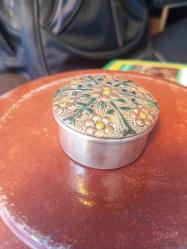 Gümüş mineli enfiye kutusu