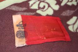 OSMANLI ZAMANINDA ANNELERİMİZİN ASKERLERİ İÇİN DİKTİĞİ EL DİKİMİ GÖĞÜS BAYRAĞI ARKASI OSMANLI MÜHÜRLÜ --- EL DİKİMİ BAYRAK