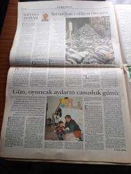 Pazar Postası Gazetesi - Turkish Newspaper - 25 Mart 1995 - Sayı 66 - Baba (Süleyman Demirel) bunalımlı havaları sever yazan Mete Belovacıklı - What a Wanderful world yazan Murat Belge - Pakistan'da asker ve siyaset yazan Taha Akyol - KOÇ beyrut'a hayat verecek - Ziraat Bankası  - Batının çifte standartı yazan Mehmet Ali Kılıçbay - Fenerbahçe kulübü başkanı Ali Şen ANAP'a lider olursa - batının İslam'a yaklaşımı yumuşuyor yazan Sami Kohen - Dolar'ın Dolarla savaşı yazan Dinçer Güner - haftanın filmleri yazan Ahmet Mithat - Kainat Barkan Pajonk doğaya hayallerimi de katmak istedim - Turgut Çeviker'in ilk hikaye kitabı - İstanbul Üniversitesi fakültesi dekanı Kemal Kurtuluş Gümrük Birliği kozumuz işletmeciler - Türk sineması bitiyor mu değişiyor mu yazan Burçak Evren - Atıf Yılmaz fotoğraf - Tarık Akan Fotoğraf - Hülya Avşar Fotoğraf - Kadir İnanır fotoğraf - Türkan Şoray fotoğraf - Lale Mansur Fotoğraf - Sinan Çetin fotoğraf - Habib Aydoğdu son yapıtlarını sergiliyor