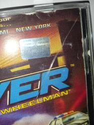 Pc retro oyun driver you are the wheelman. Orijinal. Çalışmasını etkilemeyen çizikler var. Sorunsuz çalışıyor. Kitapçığın ön ve arka sayfasında hafif yıpranma var, diğer sayfalar temiz.