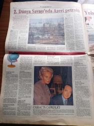 Pazar Postası Gazetesi - Turkish Newspaper - 30 Haziran 1996 - Sayı 132 - siyasette Baba parmağı - devletçilik demokrasiyi hasta etti - liberalizm devletçilik ve siyasi partilerimiz - dijitalleşmek yazan Canan Barlas - ne olacak bu memleketin hali yazan Murat Belge - polis polisi yazan Mehmet Ali Kılıçbay - mesela İsviçre yazan Doğu Ergil - çok hukuk ve aile yazan Taha Akyol - sosyalizm ve yeni sol yazan Cahit Tanyol - Swiss Otel yaza merhaba dedi - Derbank şube sayısını arttırıyor - Kürt sorunu ve Viyana deklarasyonu yazan Ömer Servet - zengin Kuzey fakir Güney diyaloğu yazan Şeref Oğuz - Müezzin Erbakan Ve AB Hayali - yolsuzluk insanlık kadar eski yazan Dinçer Güner - 2. Dünya Savaşı'nda Azeri petrolü - Chirac'ın çapkınlığı - Yavuz Özkan kurduğu sinema atölyesinde her gün saat 10'da başlayan maratonun baş aktörü fotoğraf - Stanley Kubrick'in dönüşü yazan Ahmet Mithat - Türkçe sözlü rock'ın temsilcileri Kargo fotoğraf - kargo kimlerden oluşuyor - Solist Koray Candemir fotoğraf