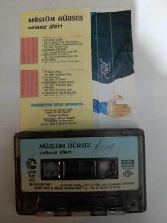 MÜSLÜM GÜRSES VEFASIZ ALEM KAĞIT BASKI