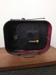 Retro Kırmızı Metal Masa Saati