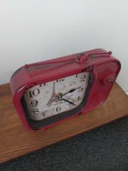 Retro Kırmızı Metal Masa Saati