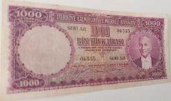 5.EMİSYON 1.TERTİP 1000 TÜRK LİRASI (MOR BİNLİK) KAĞIT PARADIR SERİ A11 06555 NOLU ÇOK TEMİZ KONDİSYONDADIR KATALOK DEĞERİ;1250 DOLAR ÇOK NADİR
