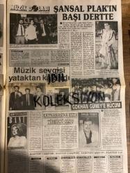 HAFTANIN SESİ GAZETESİ - DOĞUM GÜNÜ HEDİYESİ (TURKİSH - NEWSPAPER) -  21 EKİM 1988 - SAYI : 43 - TAM TAKIM 12 SAYFADIR -Banu Alkan-Gülşen Bubikoğlu-Nilgün Akçaoğlu-Taner Aşkın-Nihat Güner-Havva Kopan-Serpil Çakmaklı-Orhan Altan-Fulden Uras-Hasmet Zeybek-Mustafa Yılmaz-Osman Yağmurdere-Veysel Atasoy-Asım Ekren-Hülya Yiğitalp-Orhan Gencebay-Ceylan-Şehnaz Dilan-Can Apa-Mustafa Serdar-İsmail Berker-Agâh Özgüç-Muammer Özer-Nejat Saydam-Bülent Oran-Sungur Çapan-Tınaz Titiz-Kamil Çetin Kulabaş-Hüner Coşkuner-Hülya Süer-Hakan Aslan-Arif Susam-Cengiz Kurtoğlu-Erdoğan Özer-Salim Akın-Gökhan Güney-Hulusi Kentmen-Yavuz Figenli-Erol Taş-Yunus Bülbül-Çiğdem İşbilir-Celal Altıner-Ayşegül Aldinç-Emel Erdal-Hümeyra-Selmi Andak-Orhan Büke-Osman Yağmurdere-Ferdi Özbeğen-Harun Kolçak-Aşkın Nur Yengi-Cem Karaca-Sonay Oğuz-Nilüfer-Esmeray-Melih Kibar-Esin Engin-Şehrazat-Sezen Aksu-Ajda Pekkan-Pınar Kür-Atilla Atasoy-Hülya Yiğitalp-Seyyal Taner-Nükhet Duru-Sibel Egemen-Güneri Tecer-Banu Alkan-Osman Kavran-Me