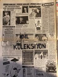 HAFTANIN SESİ GAZETESİ - DOĞUM GÜNÜ HEDİYESİ (TURKİSH - NEWSPAPER) -  22 OCAK 1988 - SAYI : 4 - TAM TAKIM 12 SAYFADIR -Serpil Çakmaklı-Sevtap Parman-Harika Avcı-İpek Pınar-Nadir Ermiş-Atıf Yılmaz-Müjde Ar-Nur Sürer-Hale Soygazi-Şahika Tekand-Agah Özgüç-Duygu Asena-Türkan Şoray-Ergun Turgut-Hakan Balamir-Macit Koper-Küçük Emrah-Ümit Çetin-Dursun Karadağ-Hüseyin-Döndü-İsmail-Cüneyt Arkın-Orhan Gencebay-Hülya Avşar-Bülent Ersoy-Ajda Pekkan-İbrahim Tatlıses-Mahmut Tezcan-Niyazi Daymaz-Semra Daymaz-Mustafa Usta-Turgut Özal-Süleyman Demirel-Süleyman Çelebi-Gökhan Güney-Ulla Weigerstorfer-Şebnem Dinçgör-Nilgün Esinli-Sibel Can-Mete Küçükberber-Semra Özal-Hülya Koçyiğit-Gülşah Alkoçlar-Turgut Özal-Kaya Erdem-Bedrettin Dalan-Kerim Evren-Yıldırım Aktuna-Murat Sökmenoğlu-Vuralhan-Uğur Mumcu-Coşkun Sabah-Sami Başaran-Emel Sayın-Bülent Ersoy-Zeki Müren-Nükhet Duru-Sezen Aksu-Ahmet Özhan-Münir Nurettin Selçuk-Hülya Konuk-Hilmi Akyalçın-Naci Bey-Bülent Koray-Vedat Eskinazi-Safa Önal-Selin Dilmen-Sevi