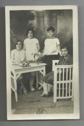 LOT.6 » BEYAZ KONSEPT ÇALIŞMA MASASI VE DİĞER KIZLAR ESKİ FOTOĞRAF...