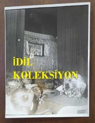 AKBANK ÇOCUK TİYATROSU BÜYÜK BOY ORİJİNAL 5'Lİ FOTOĞRAF SETİ - 24 x 18 cm EBADINDA  - 1980'LER AKBANK ÇOCUK TİYATROSU, BÜLENT KAYABAŞ, SELİM NAŞİT ÖZCAN ve ARKADAŞLARI SAHNEDE ÇOCUKLAR İÇİN OYNARKEN