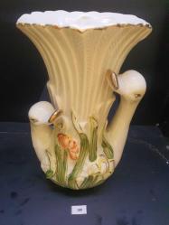 PORSELEN KUĞU KABARTMALI VİNTAGE VAZO