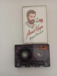 Ahmet Kaya – Yorgun Demokrat Kaset A1 Hani Benim Gençliğim A2 Alnında Dağ Ateşi A3 Yorgun Demokrat A4 Kılıç Balığının Öyküsü A5 Haçan Ölesim Gelir A6 Unutulmayanlara B1 Tut Ki Gecedir B2 Yüreğim Kanıyor B3 Katlime Ferman B4 Yaşamadın Sen B5 Bir Veda Havası B6 Bu Gala Daşlı Gala