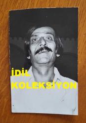 URFALI BABİ'NİN ORİJİNAL FOTOĞRAFI - 14 x 9 cm EBADINDA - URFALI BABİ, KADRAJA POZ VERİRKEN YAKINDAN ÇEKİLMİŞ BİR KARE