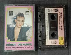 HÜNER COŞKUNER * MUTLU GÖRÜNÜYORUM / DOĞUŞ * KASET
