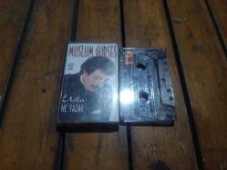 MÜSLÜM GÜRSES / USTA, NE YAZAR / KASET